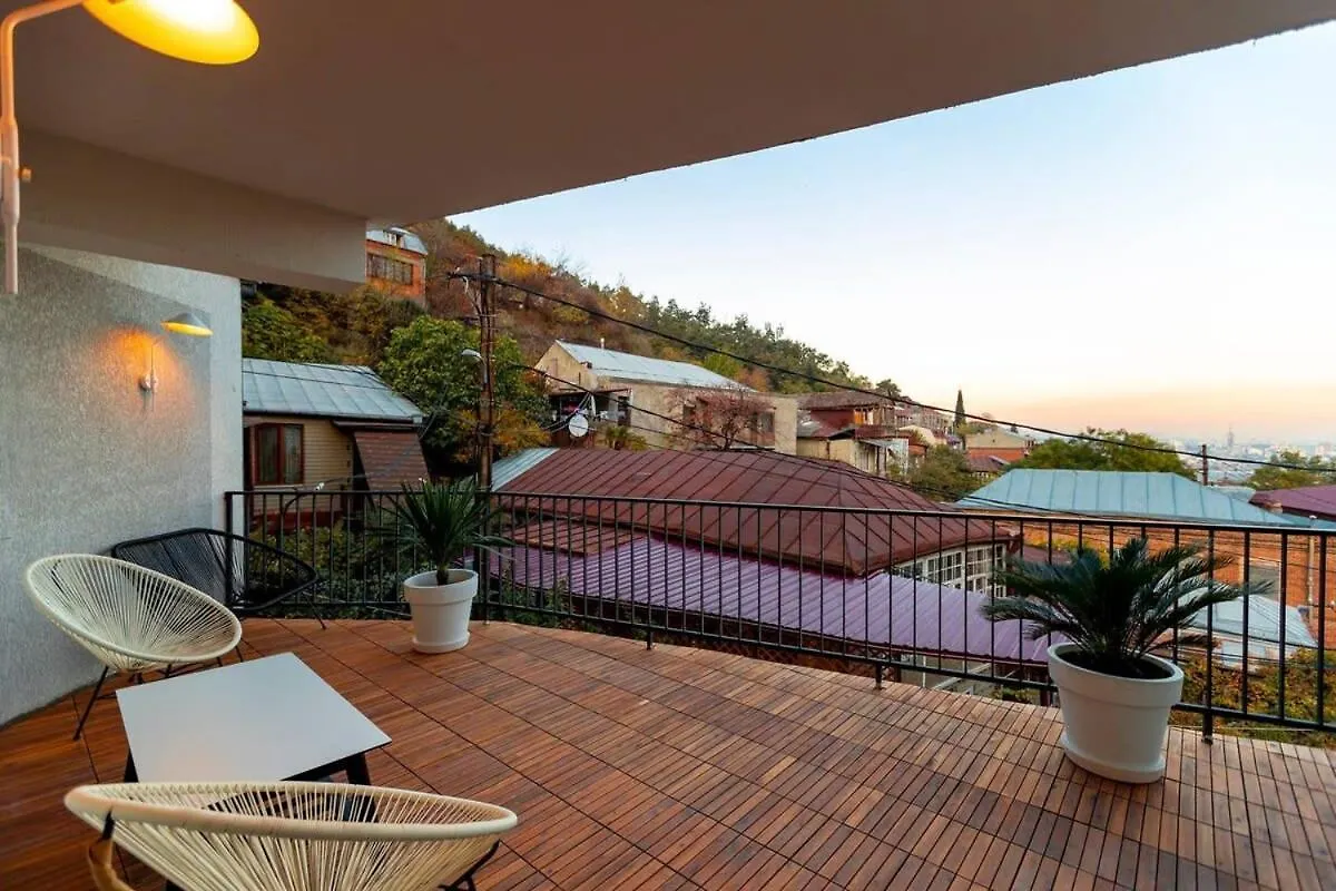 Stylish 2Br Apt W Huge Terrace In Old Tiflis 0*,  Gürcistan