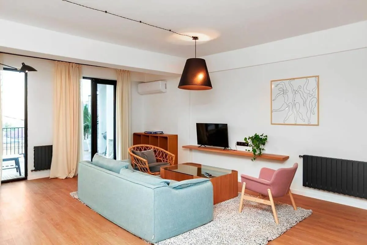 Stylish 2Br Apt W Huge Terrace In Old Tiflis
