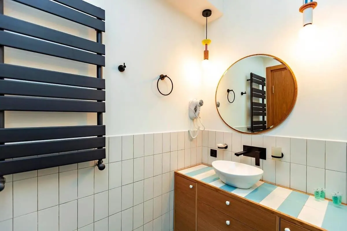 Stylish 2Br Apt W Huge Terrace In Old Tiflis Gürcistan