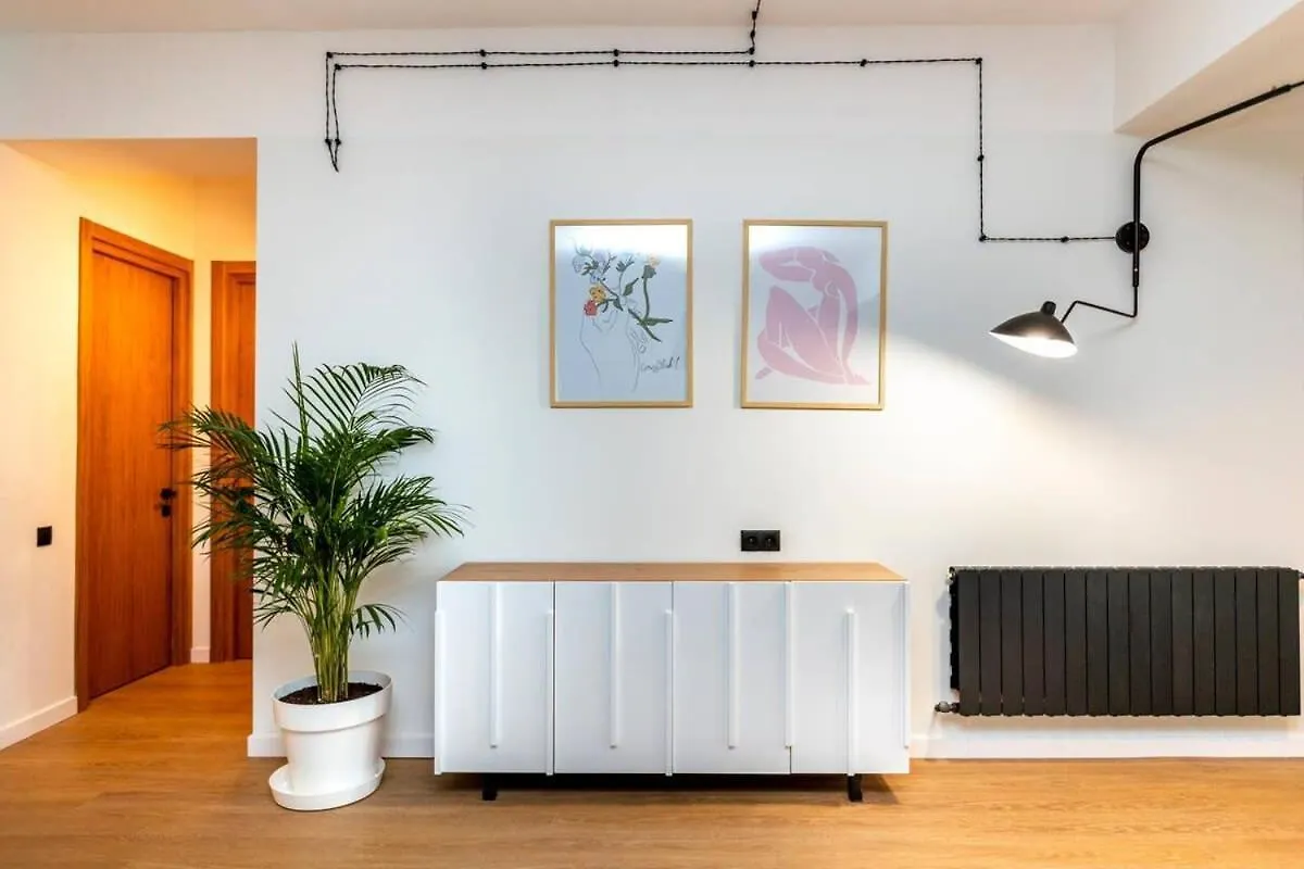Daire Stylish 2Br Apt W Huge Terrace In Old Tiflis