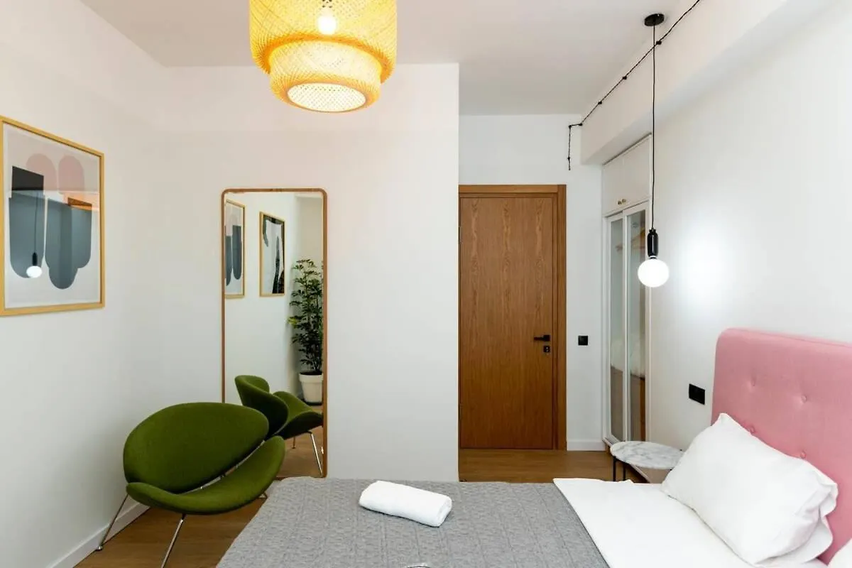 Stylish 2Br Apt W Huge Terrace In Old Tiflis Daire
