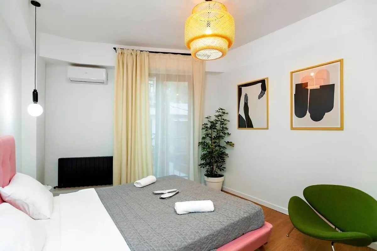 Daire Stylish 2Br Apt W Huge Terrace In Old Tiflis