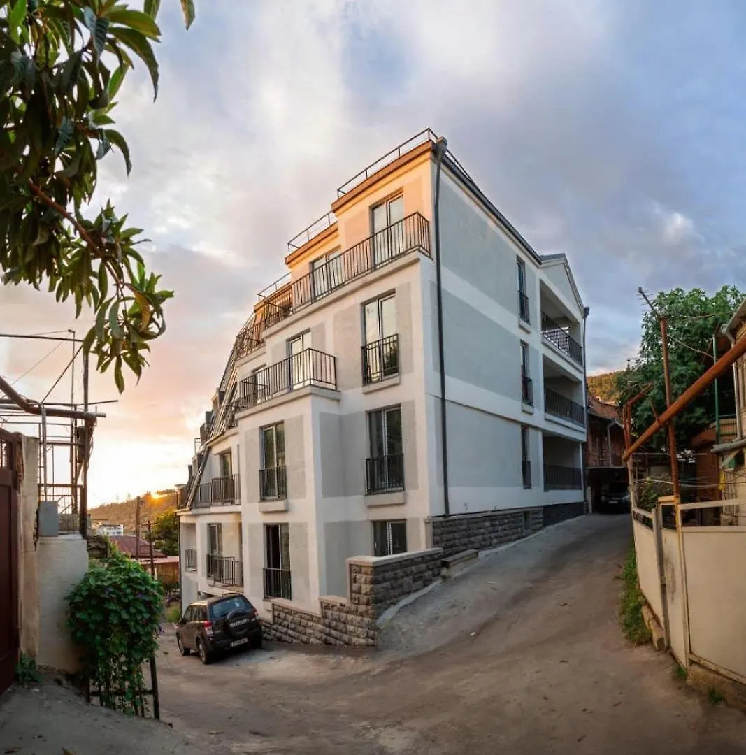Stylish 2Br Apt W Huge Terrace In Old Tiflis 0*,