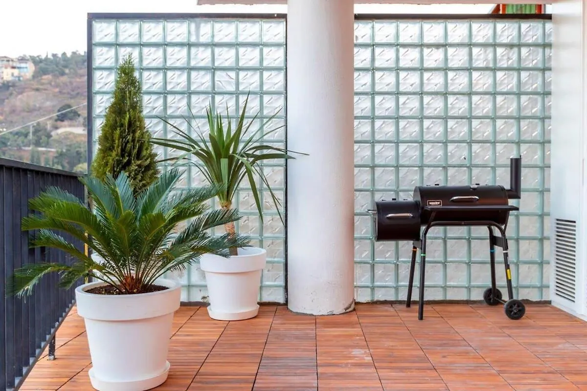 Stylish 2Br Apt W Huge Terrace In Old Tiflis 0*,  Gürcistan